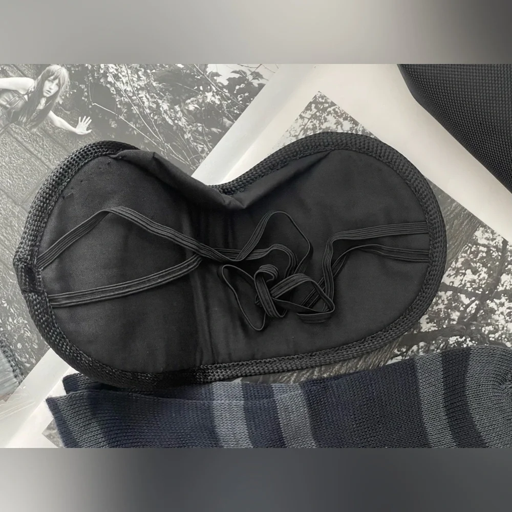 New Tumi For Delta Lined Cosmetic Bag In Navy Blue / Tumi Sleeping Mask In Black